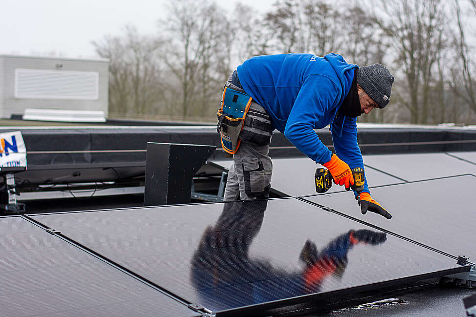 Energy Protect installeert zonnepanelen op bedrijf