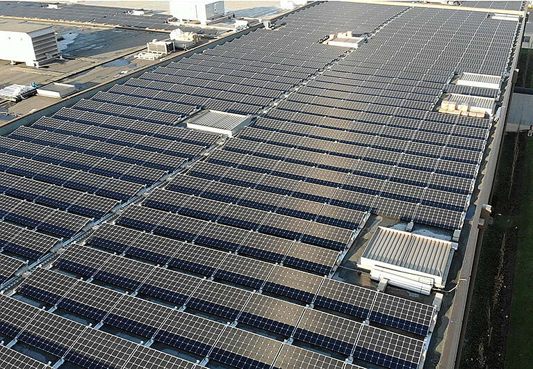 Zonnepanelen op plat dak plaatsen - Energy Protect
